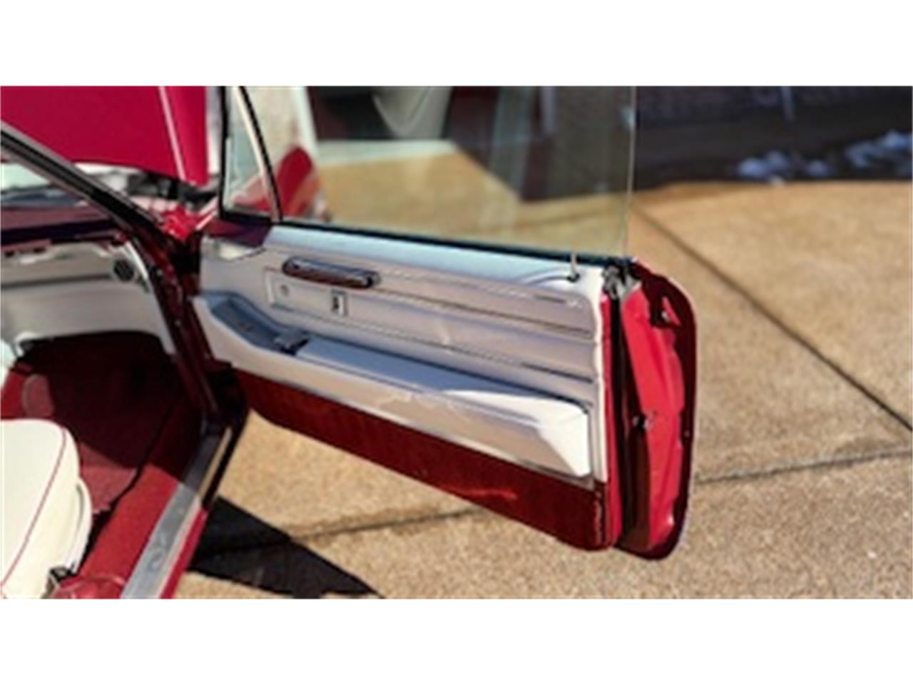 Cadillac-Coupe-deville-1966-Flemenco-Red-White-w-Red-Piping-18