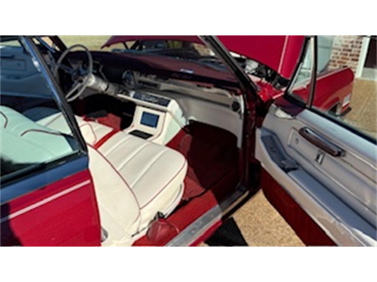 Cadillac-Coupe-deville-1966-Flemenco-Red-White-w-Red-Piping-19
