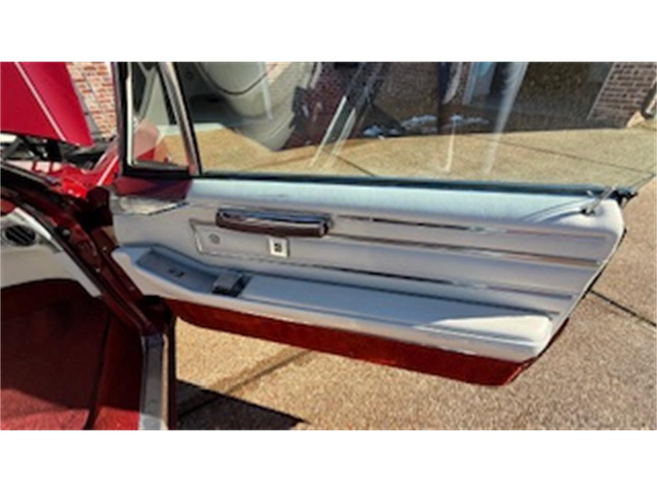Cadillac-Coupe-deville-1966-Flemenco-Red-White-w-Red-Piping-21