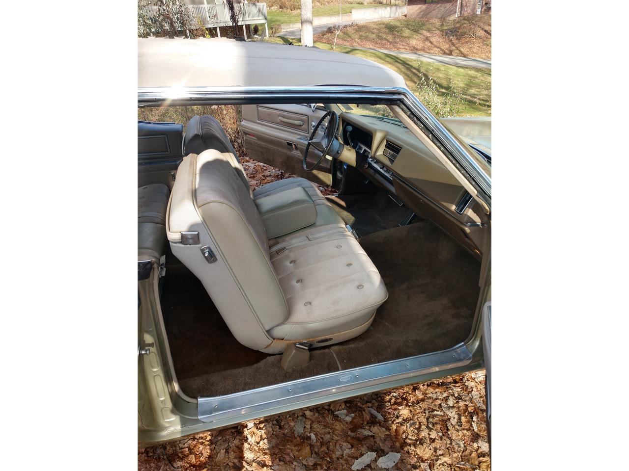 Cadillac-Coupe-deville-1968-Baroque-Gold-Beige-clothvinyl-2