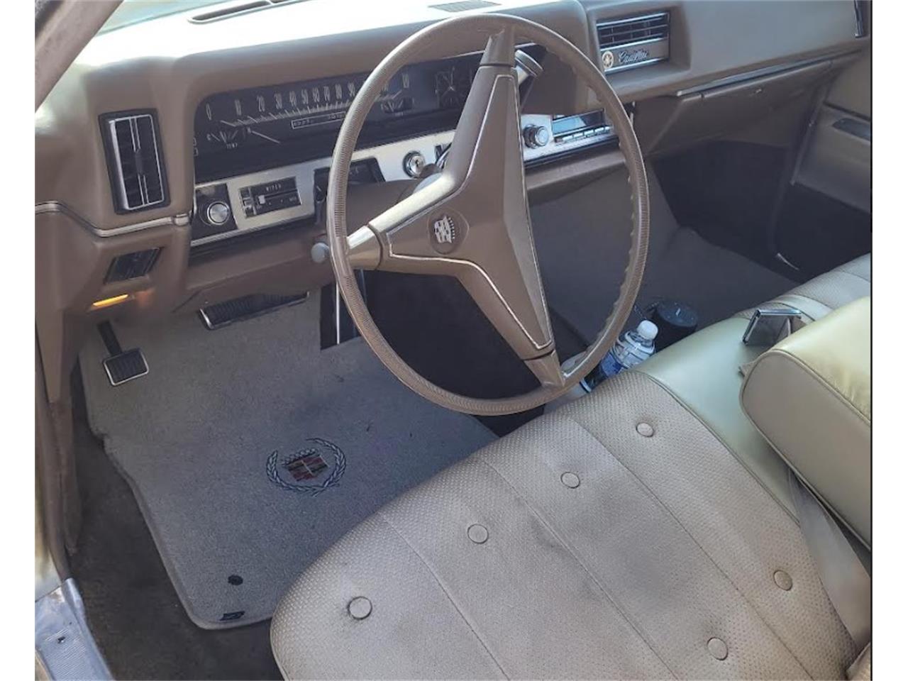 Cadillac-Coupe-deville-1968-Baroque-Gold-Beige-clothvinyl-4