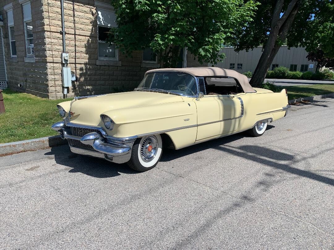 Cadillac-DeVille-1956-Convertible-3
