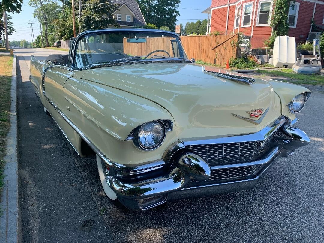 Cadillac-DeVille-1956-Convertible-8