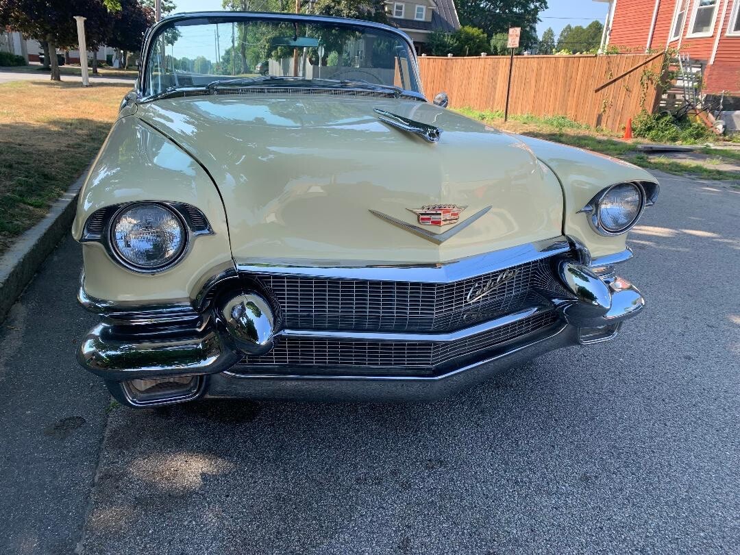Cadillac-DeVille-1956-Convertible