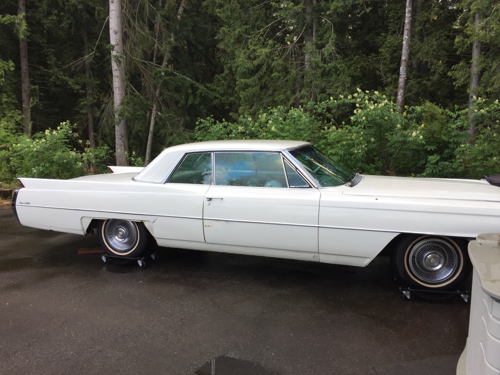 Cadillac-DeVille-1964-Coupe-1
