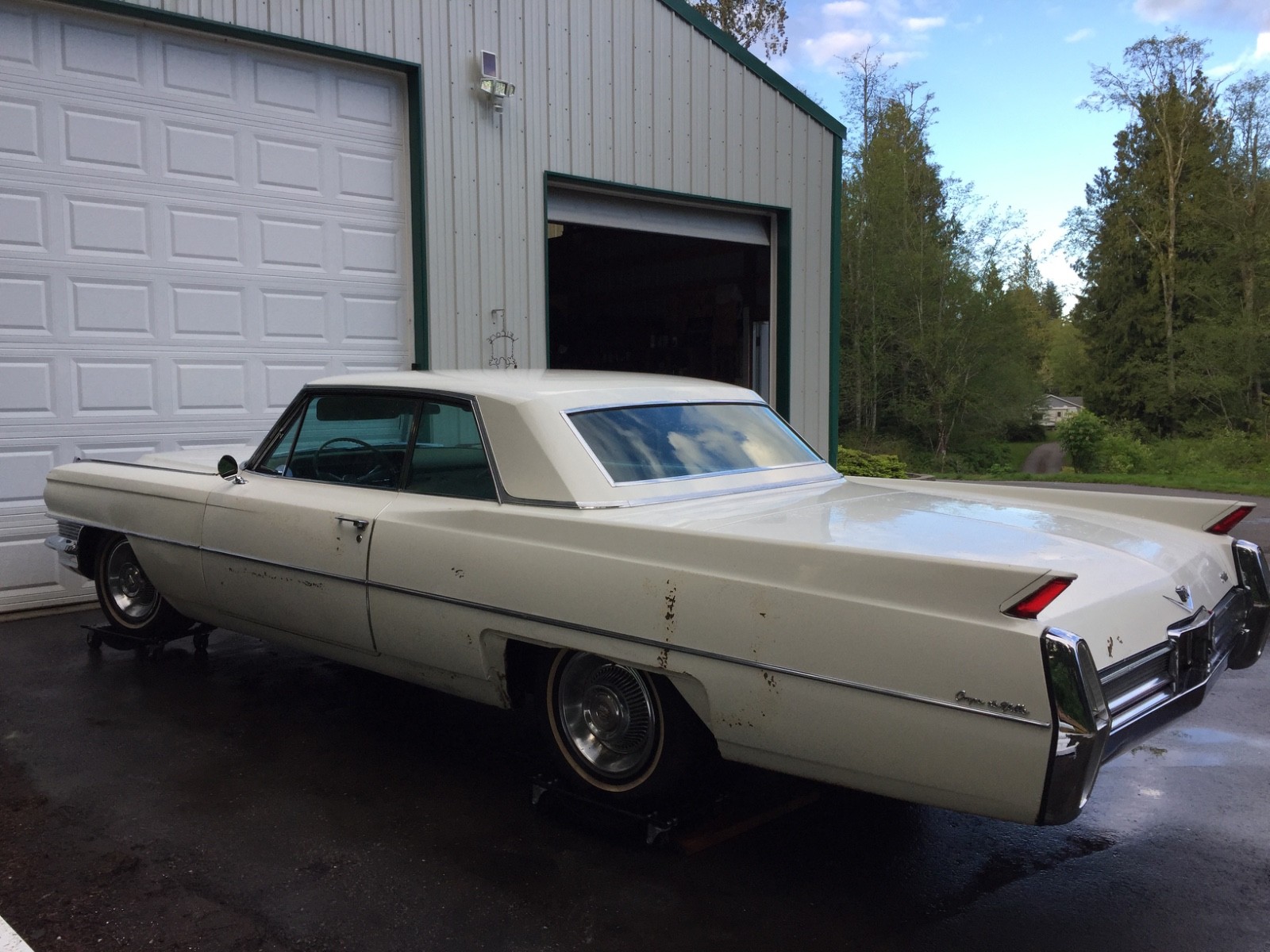 Cadillac-DeVille-1964-Coupe-2