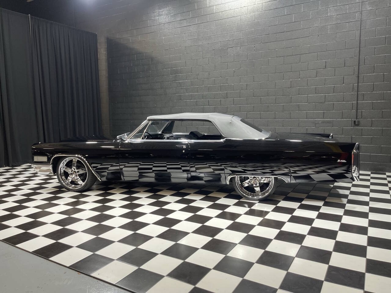 Cadillac-DeVille-1966-Convertible-8