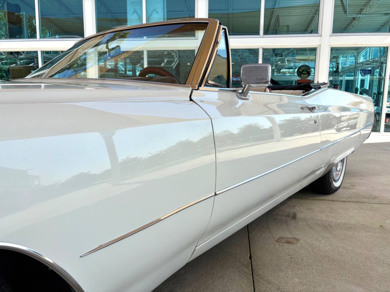 Cadillac-DeVille-1968-Convertible-14