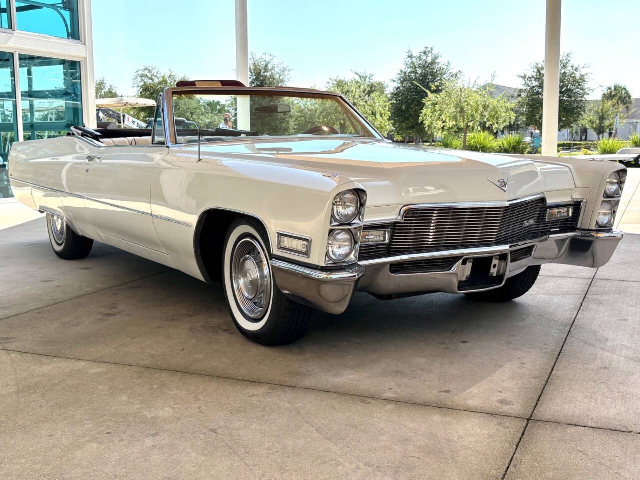 Cadillac-DeVille-1968-Convertible-2