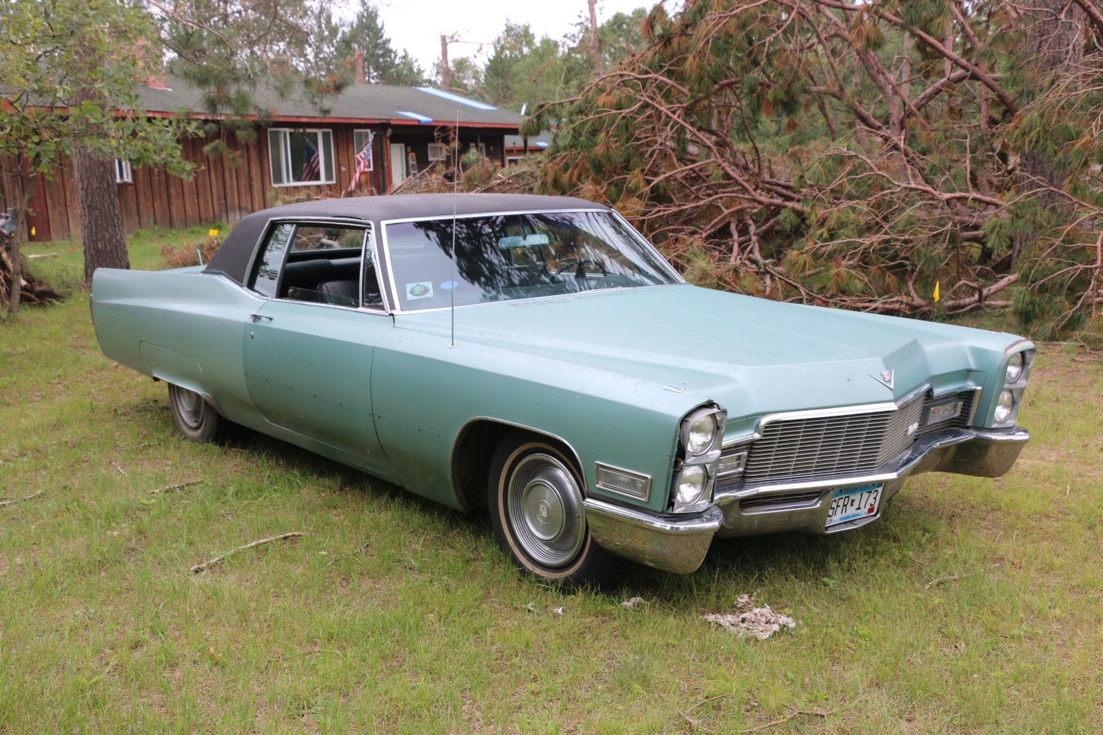 Cadillac-DeVille-1968-Coupe-2