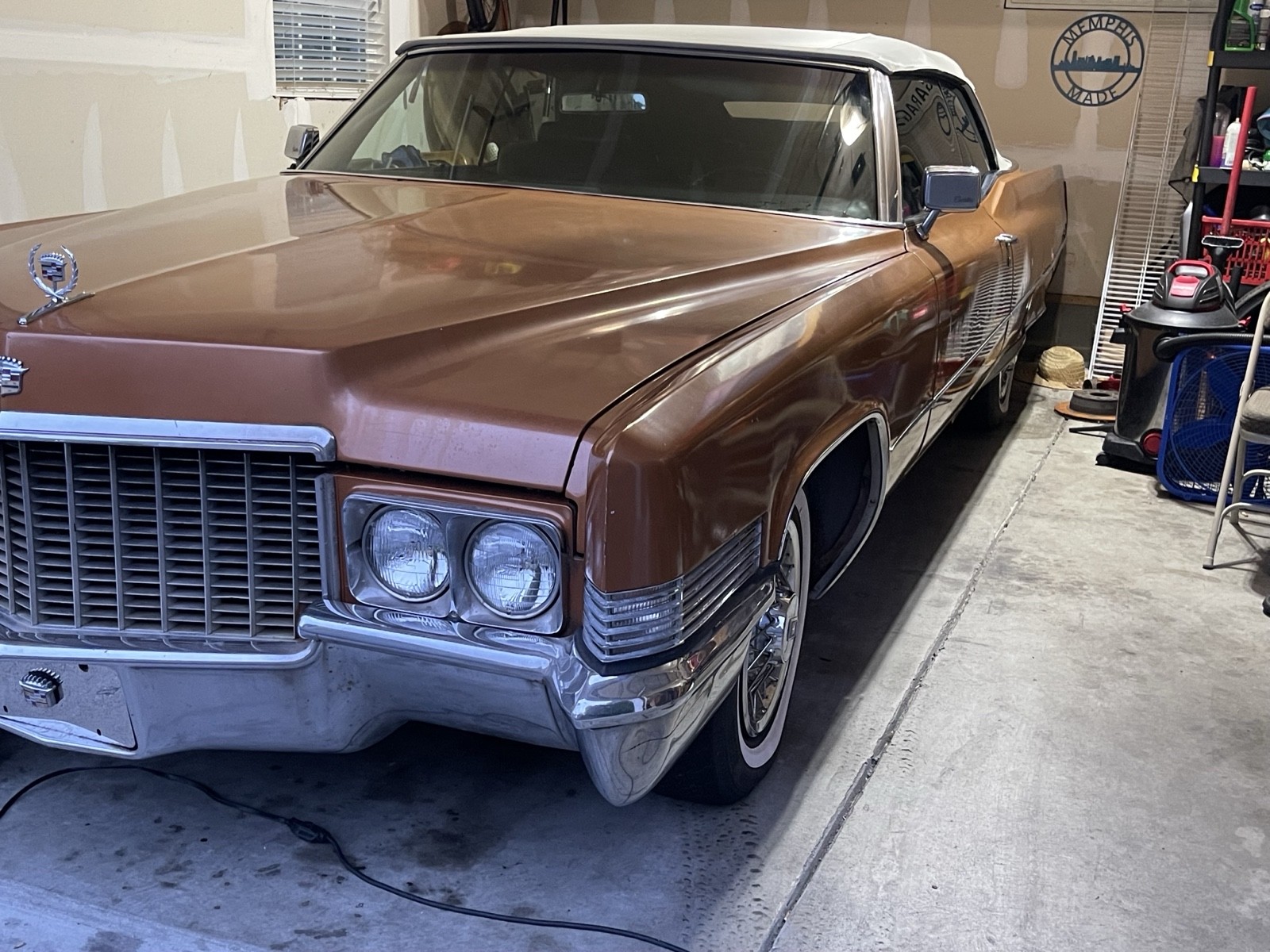 Cadillac-DeVille-1970-1