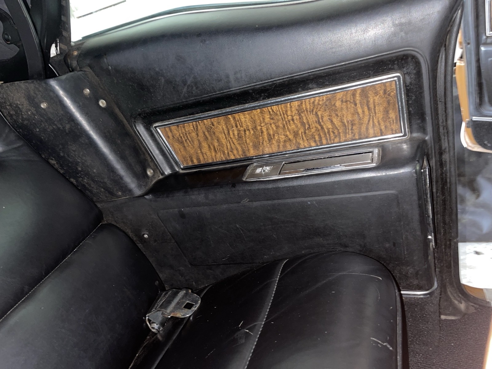 Cadillac-DeVille-1970-25