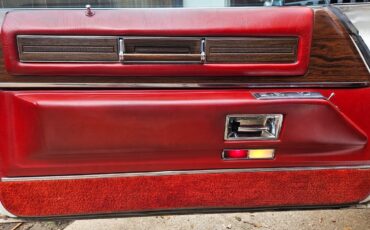 Cadillac-DeVille-1976-Coupe-10
