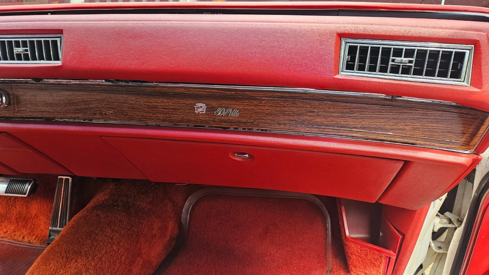 Cadillac-DeVille-1976-Coupe-12