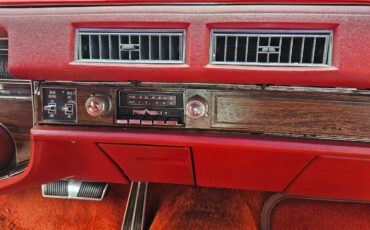Cadillac-DeVille-1976-Coupe-13