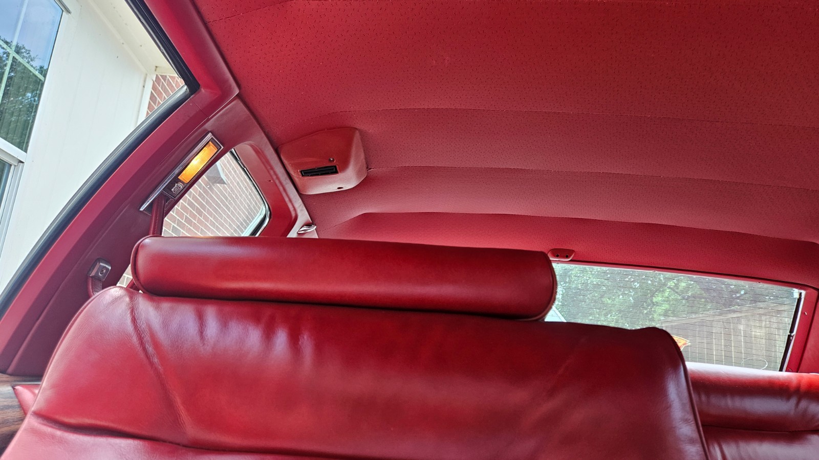 Cadillac-DeVille-1976-Coupe-14