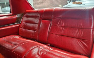 Cadillac-DeVille-1976-Coupe-18