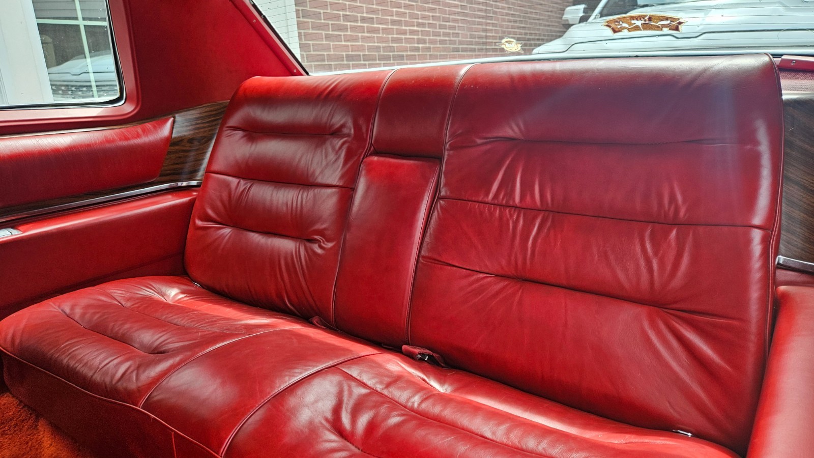 Cadillac-DeVille-1976-Coupe-18