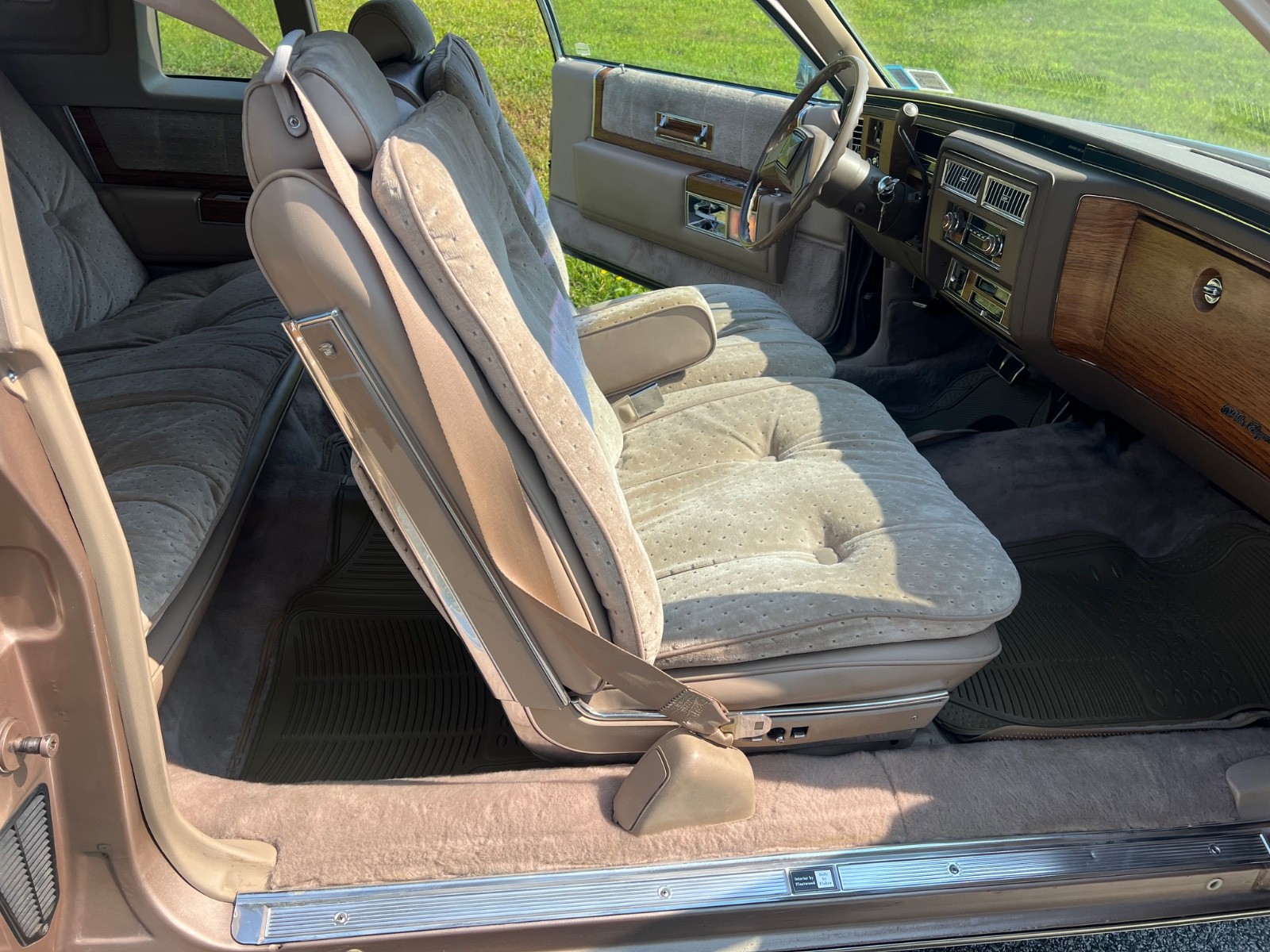 Cadillac-DeVille-1980-Coupe-11