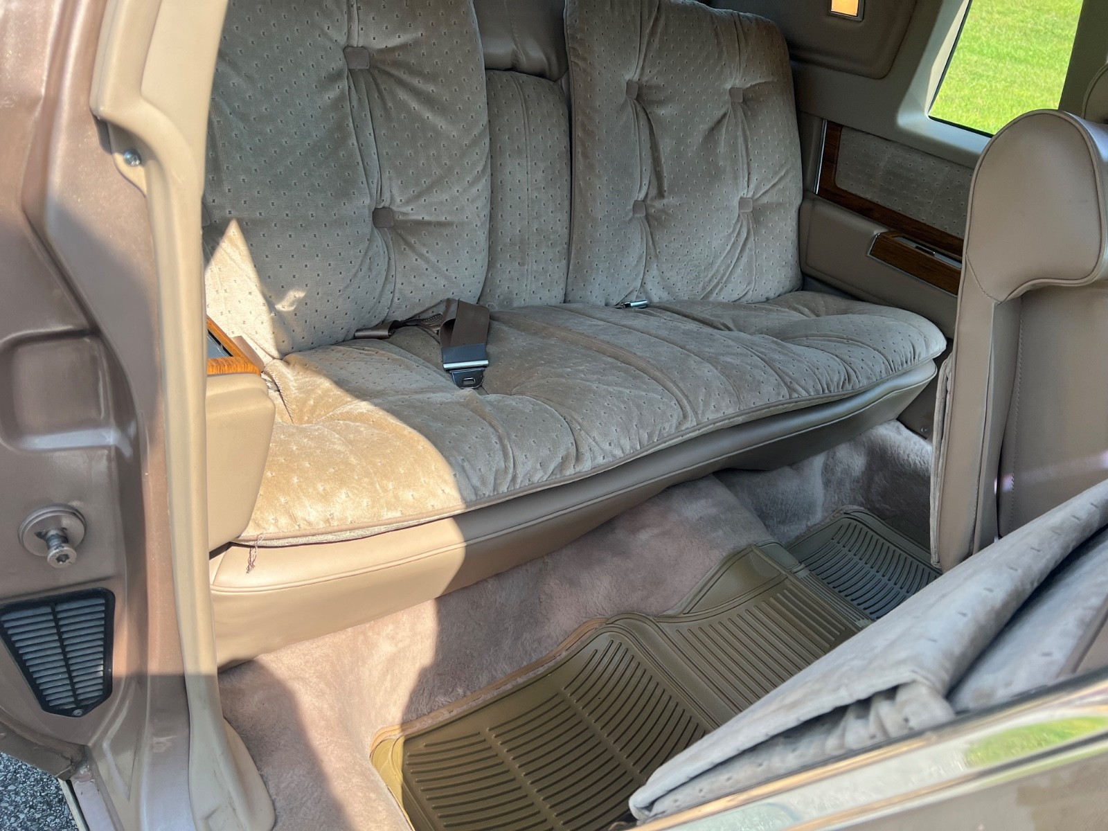 Cadillac-DeVille-1980-Coupe-12
