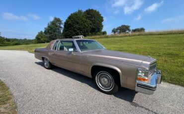 Cadillac-DeVille-1980-Coupe-2