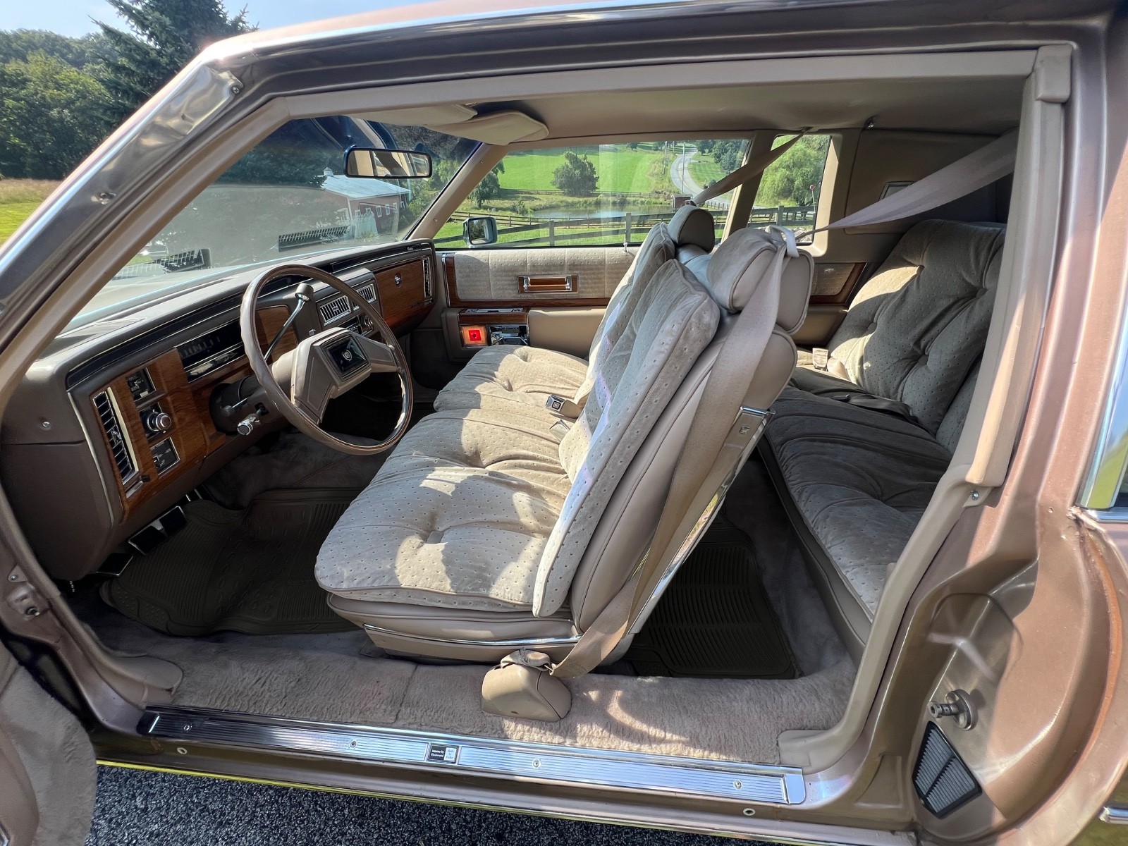Cadillac-DeVille-1980-Coupe-5