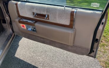 Cadillac-DeVille-1980-Coupe-9