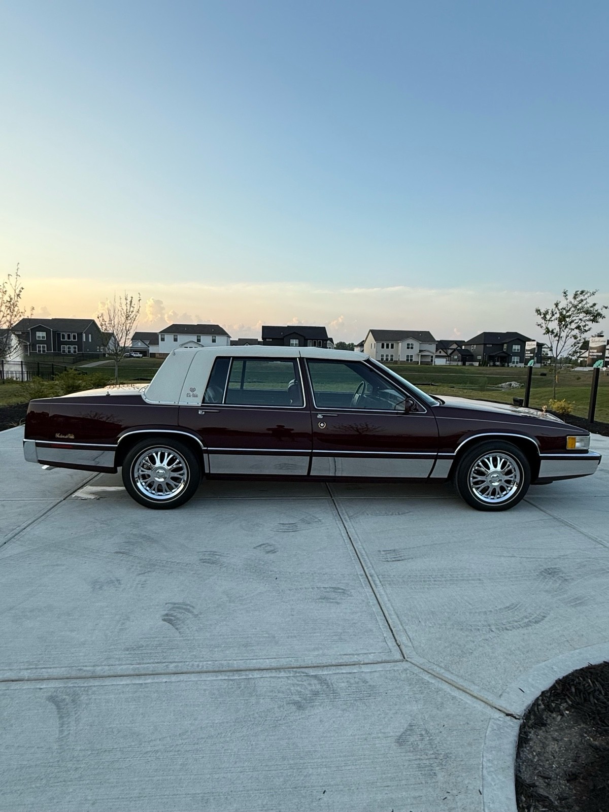 Cadillac-DeVille-1990-Sedan-1