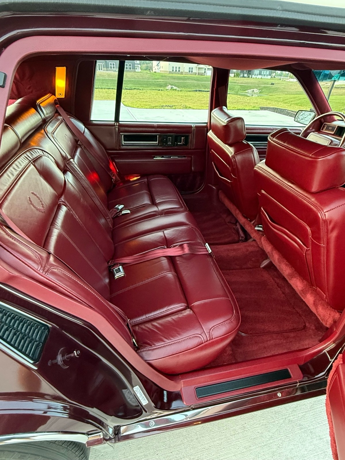 Cadillac-DeVille-1990-Sedan-11