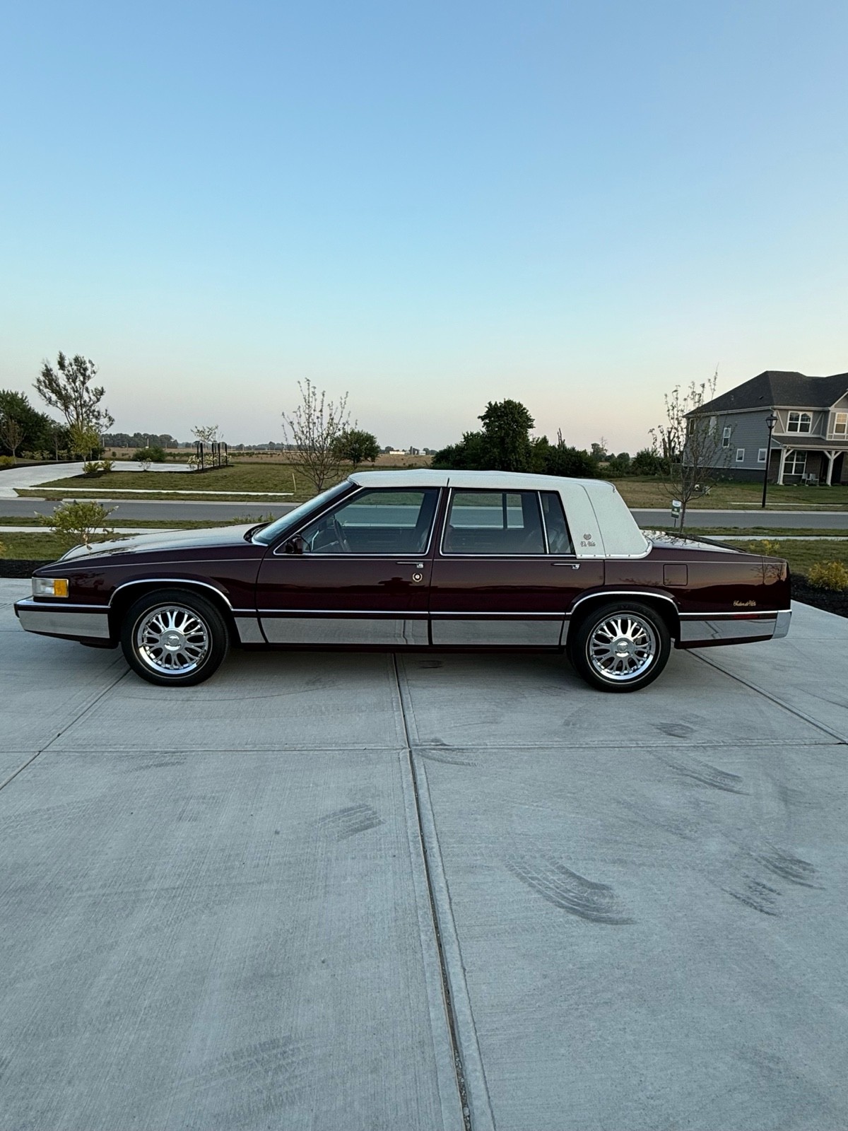 Cadillac-DeVille-1990-Sedan-2