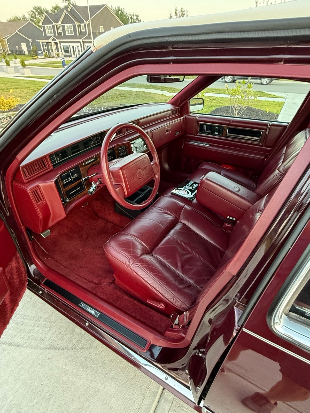 Cadillac-DeVille-1990-Sedan-8