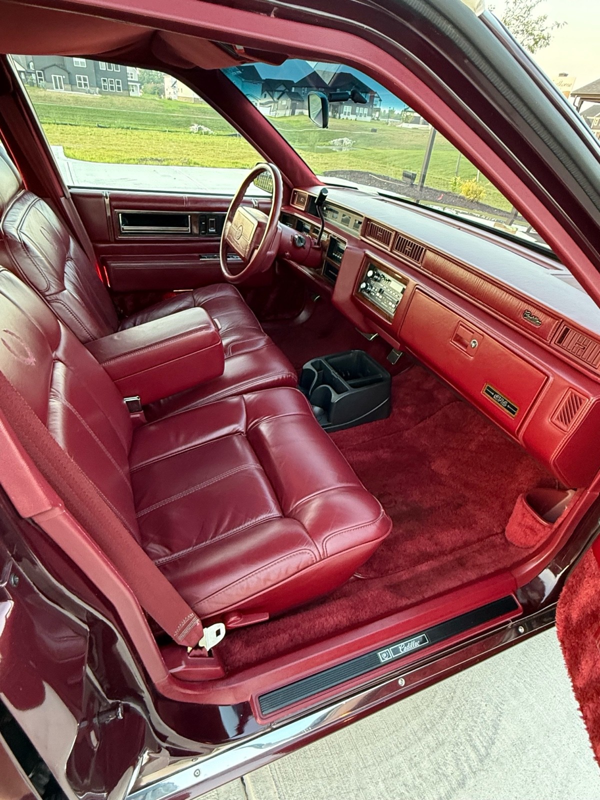 Cadillac-DeVille-1990-Sedan-9