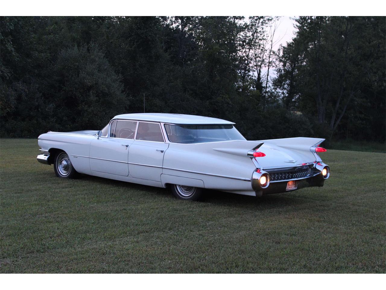 Cadillac-Deville-1959-white-teal-5
