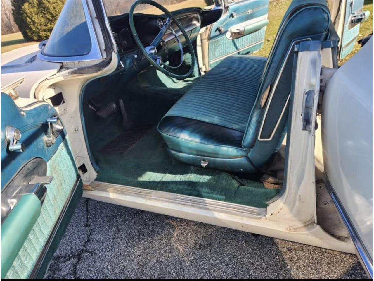 Cadillac-Deville-1959-white-teal-7
