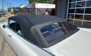 Cadillac-Deville-1960-Olympic-White-BlackWhite-7