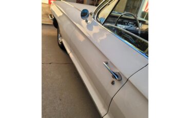 Cadillac-Deville-1961-White-Black-12