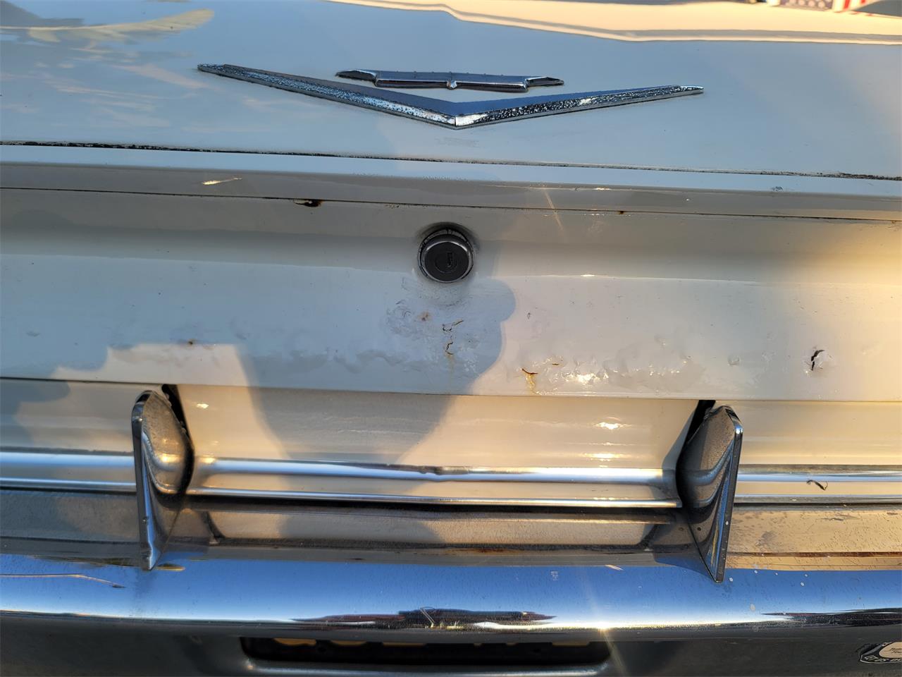 Cadillac-Deville-1961-White-Black-21