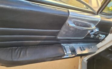 Cadillac-Deville-1961-White-Black-34