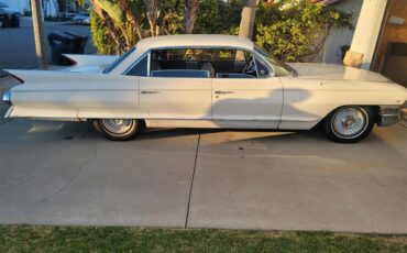 Cadillac-Deville-1961-White-Black-4