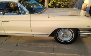 Cadillac-Deville-1961-White-Black-8