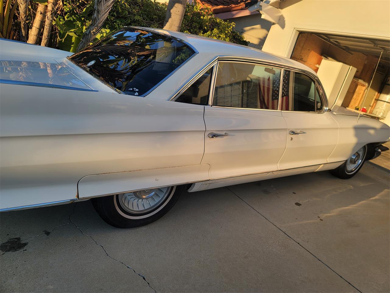 Cadillac-Deville-1961-White-Black-9