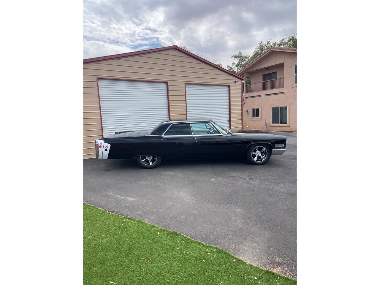 Cadillac-Deville-1966-Black-White-1