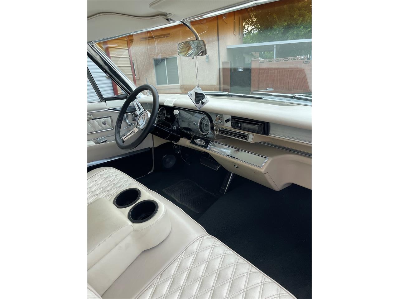 Cadillac-Deville-1966-Black-White-3