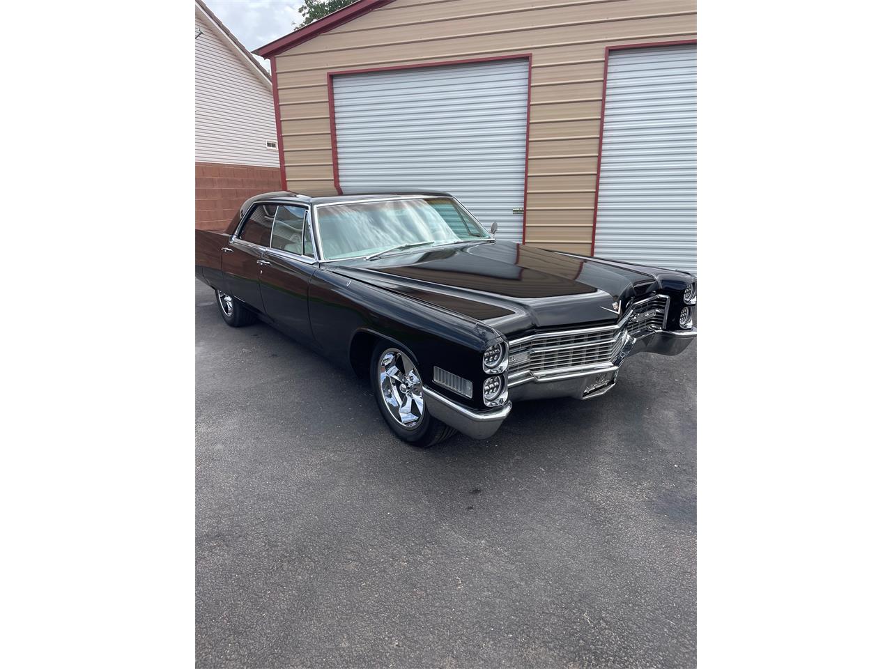 Cadillac-Deville-1966-Black-White