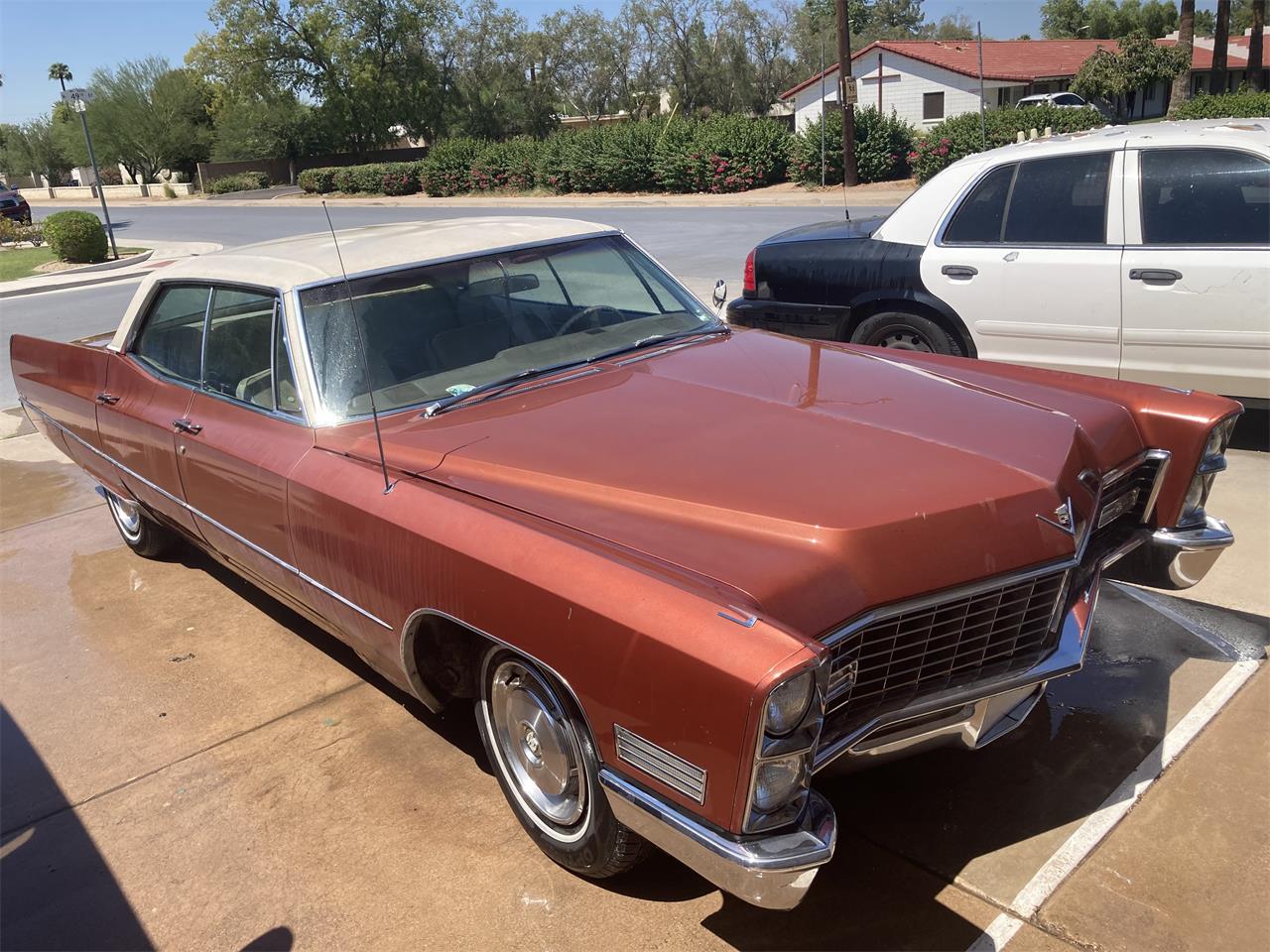 Cadillac-Deville-1967-Regent-Maroon-Ivory-1