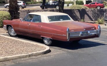 Cadillac-Deville-1967-Regent-Maroon-Ivory-4