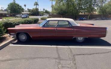 Cadillac-Deville-1967-Regent-Maroon-Ivory-5