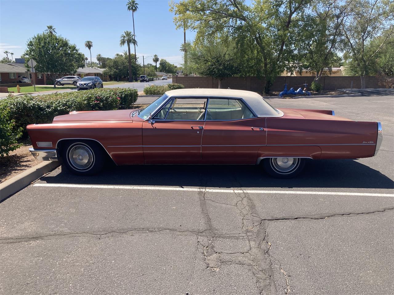 Cadillac-Deville-1967-Regent-Maroon-Ivory-5