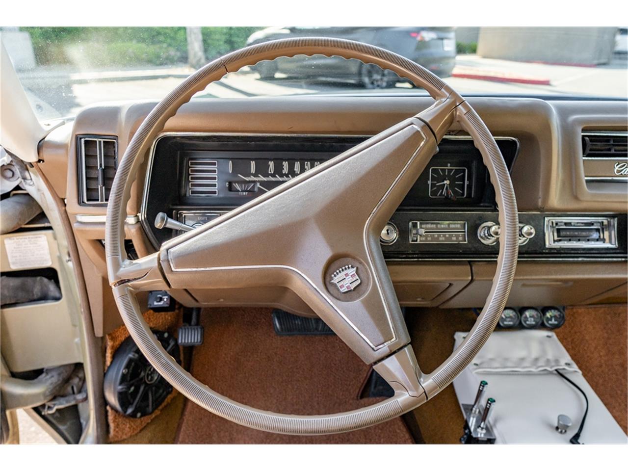 Cadillac-Deville-1968-Beige-Cream-13