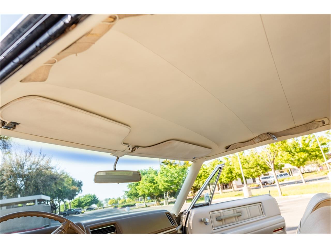 Cadillac-Deville-1968-Beige-Cream-17